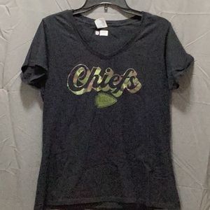 Black chiefs green camo v neck T-shirt